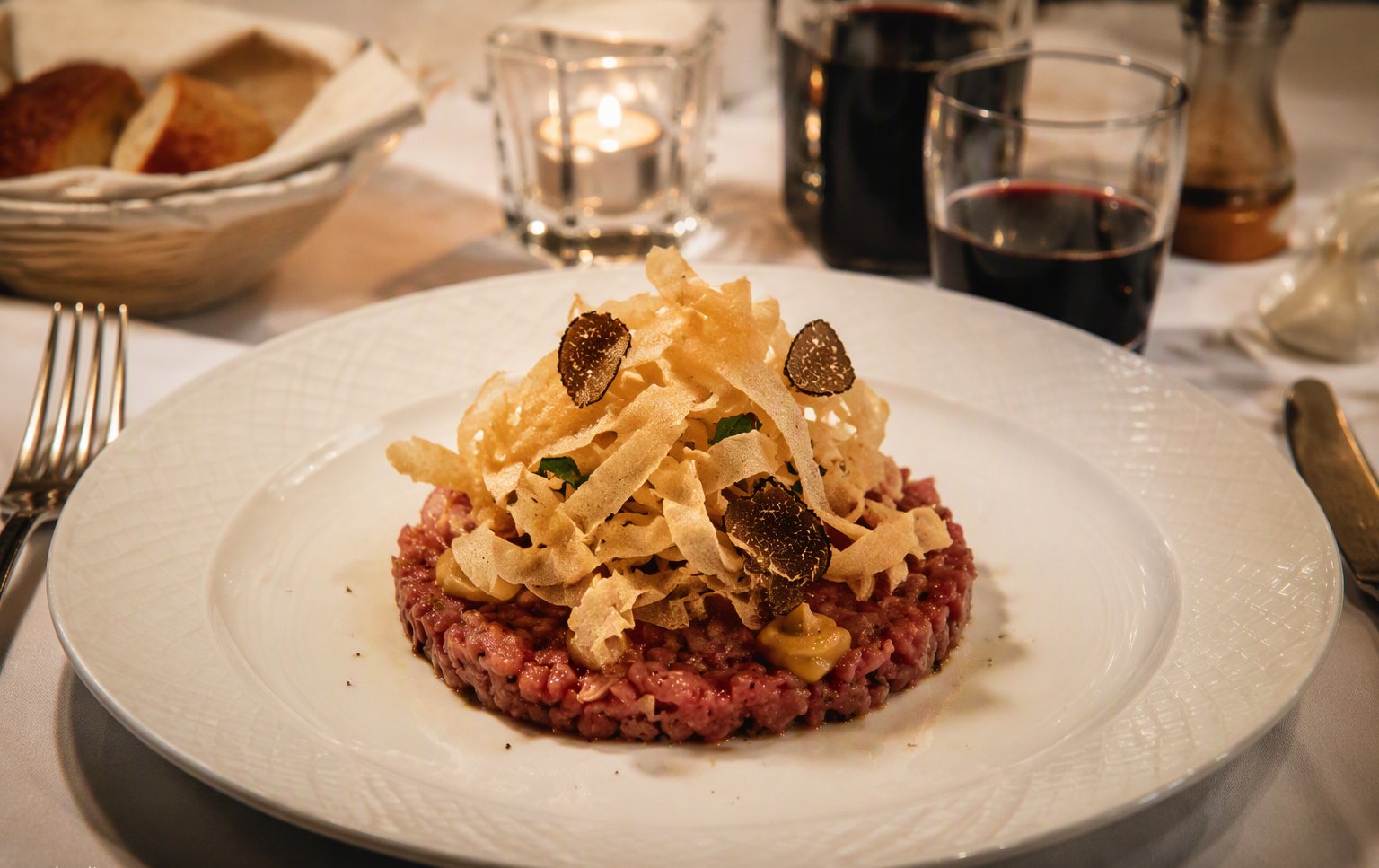 La tartare di filetto con scaglie di tartufo